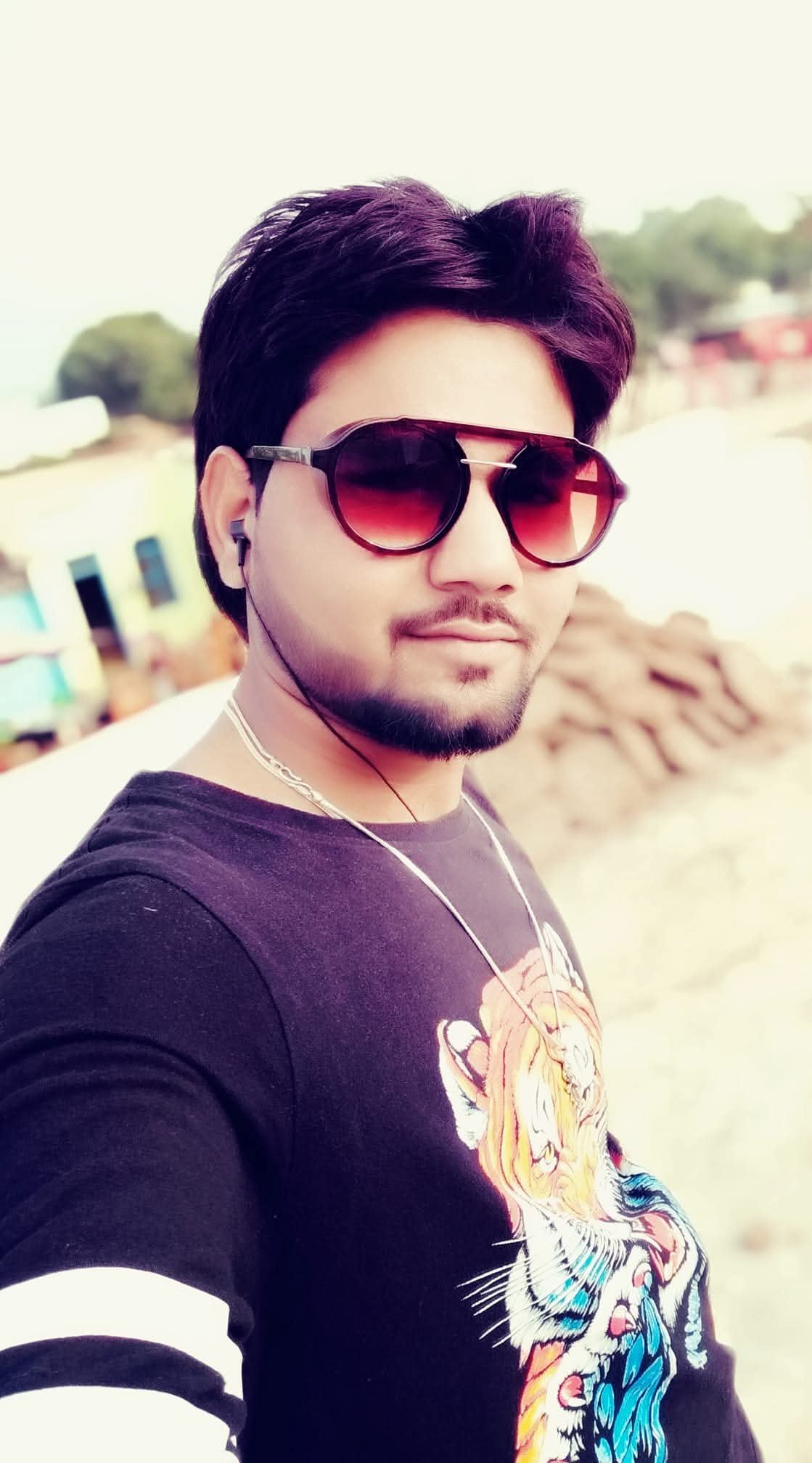 सड़क हादसे में पत्थर कारीगर की मौत: गांव में पसरा मातम, प्रधान ने दी आर्थिक सहायता