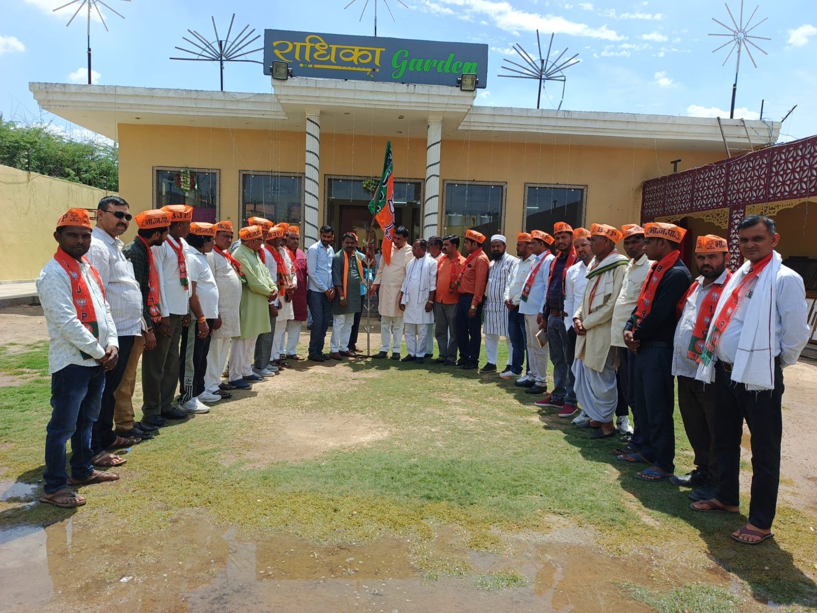 फतेहपुर सीकरी: धूमधाम से मनाया गया भाजपा का स्थापना दिवस, कार्यकर्ताओं ने लिया राष्ट्र सेवा का संकल्प