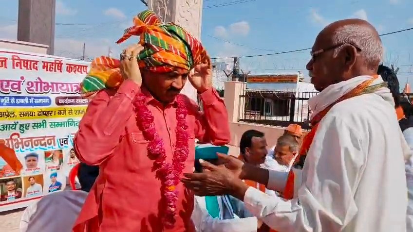 किरावली में धूमधाम से निकली महाराजा गुहराज महर्षि कश्यप जयंती शोभायात्रा, विधायक प्रतिनिधि ने किया शुभारंभ