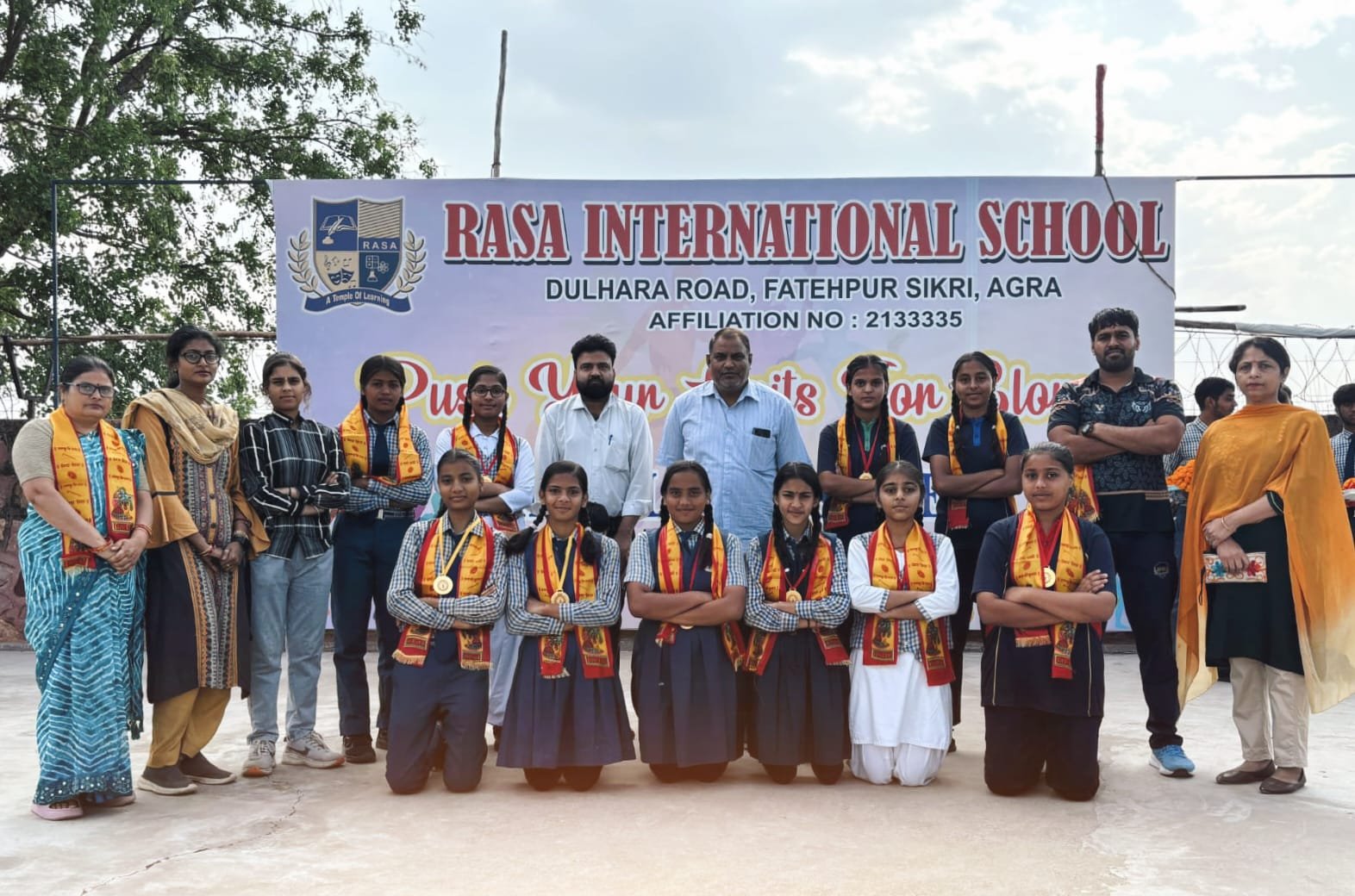 जीत का जज्बा! सीकरी के रासा इंटरनेशनल स्कूल ने जीता गोल्ड, अब रेवाड़ी में होगा नेशनल