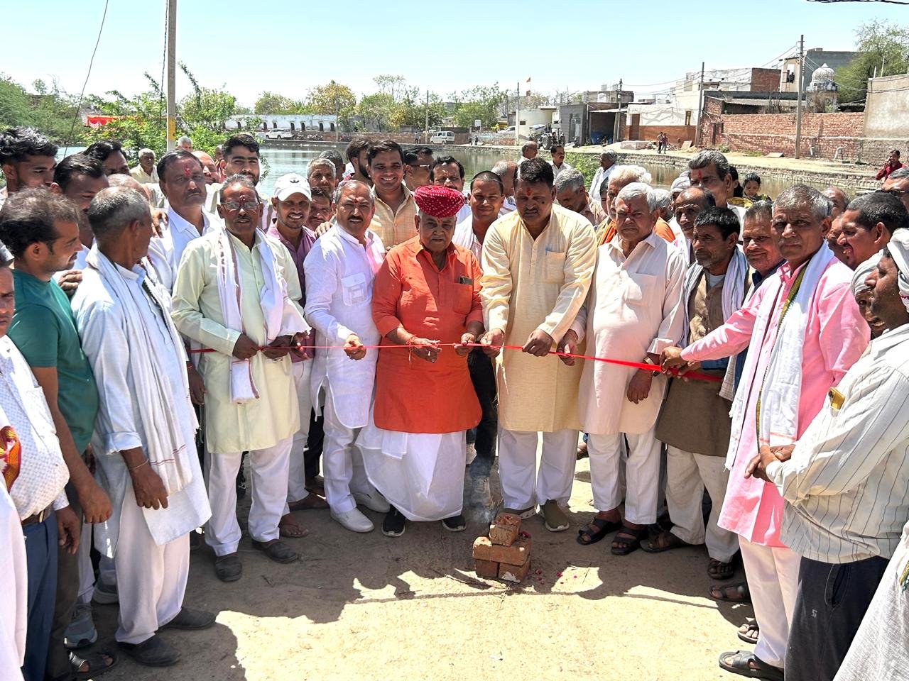 फतेहपुर सीकरी में विकास की बयार: विधायक चौधरी बाबूलाल ने 1.64 करोड़ के मार्ग निर्माण का किया शिलान्यास