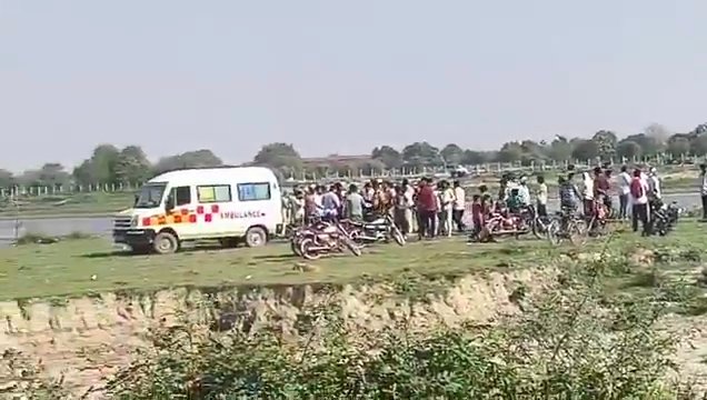 मथुरा में बड़ा हादसा: वृंदावन में 30 पर्यटकों से भरा स्टीमर यमुना में पलटा, 8 की मौत, कई लापता