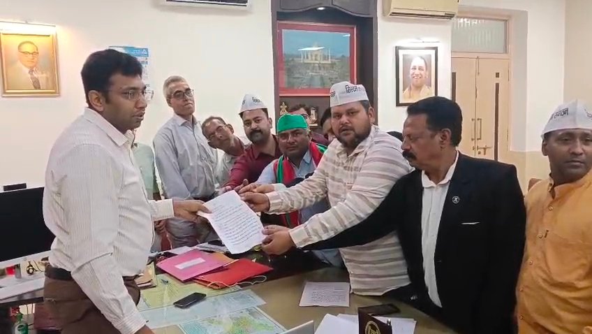 "स्मार्ट मीटर के नाम पर अवैध वसूली से जनता में हाहाकार, आगरा की सड़कों पर महा-संग्राम की चेतावनी!"