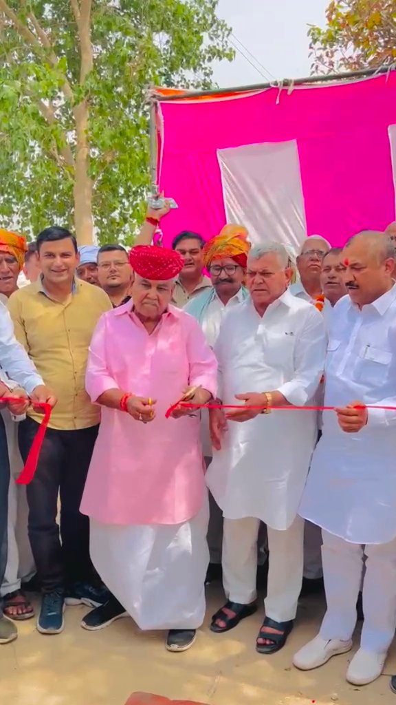 विधायक प्रतिनिधि डॉ. रामेश्वर चौधरी की मौजूदगी में 72 लाख की सड़क का शिलान्यास