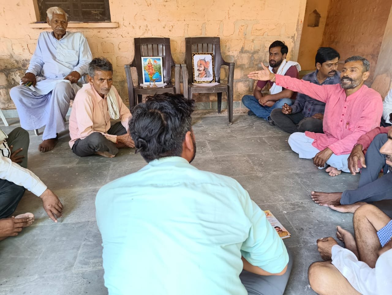 फतेहपुर सीकरी: ग्राम डीठवार में गूंजा वीर शिरोमणि का नाम, अखंड भारत परशुराम सेना ने मनाई महाराणा प्रताप की जयंती