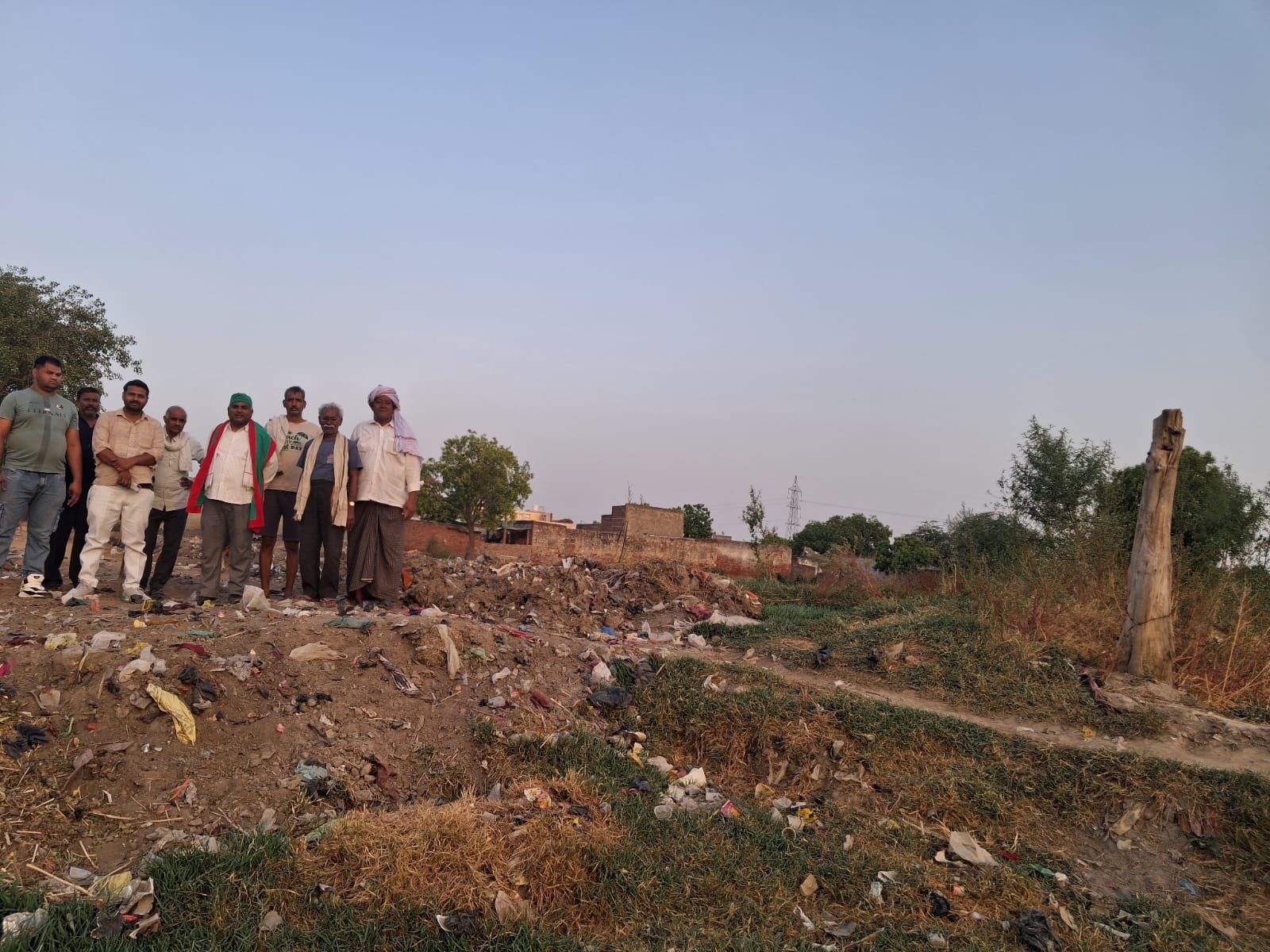 सिंचाई विभाग की लापरवाही: बरौदा मशरपुर नाले पर अतिक्रमण और जलभराव से बंजर हो रहीं किसानों की जमीनें, 15 दिन में सफाई न होने पर आंदोलन की चेतावनी