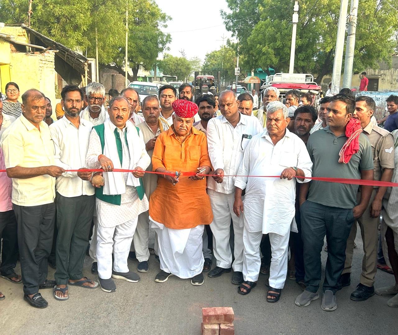 विधायक चौधरी बाबूलाल ने ₹65 लाख की सड़क परियोजना का किया भव्य शिलान्यास