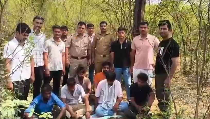 'UP Live 24X7' की खबर का दमदार असर: सिकंदरा में जुए के फड़ पर पुलिस का बड़ा एक्शन, जुआरी गिरफ्तार