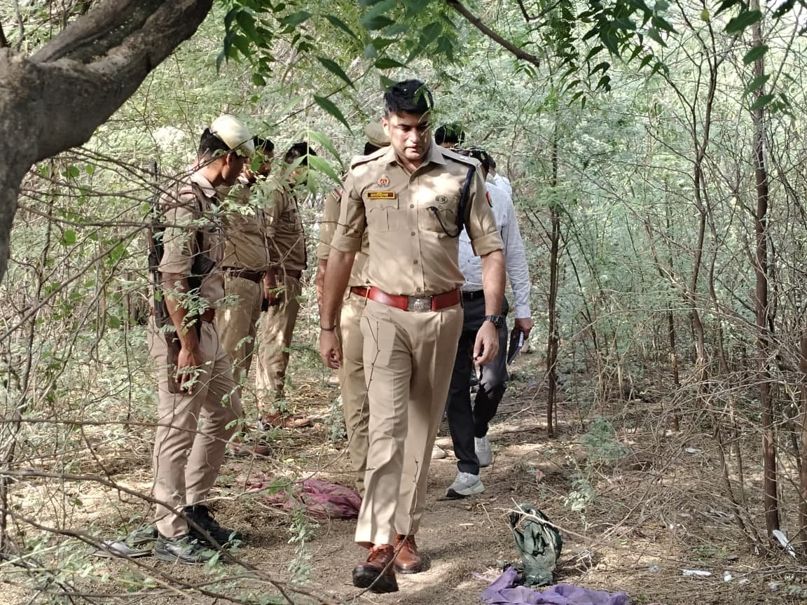 किरावली में सनसनी: रेलवे ट्रैक के पास झाड़ियों में मिला लहूलुहान किशोर, इलाज के दौरान मौत; हत्या की आशंका