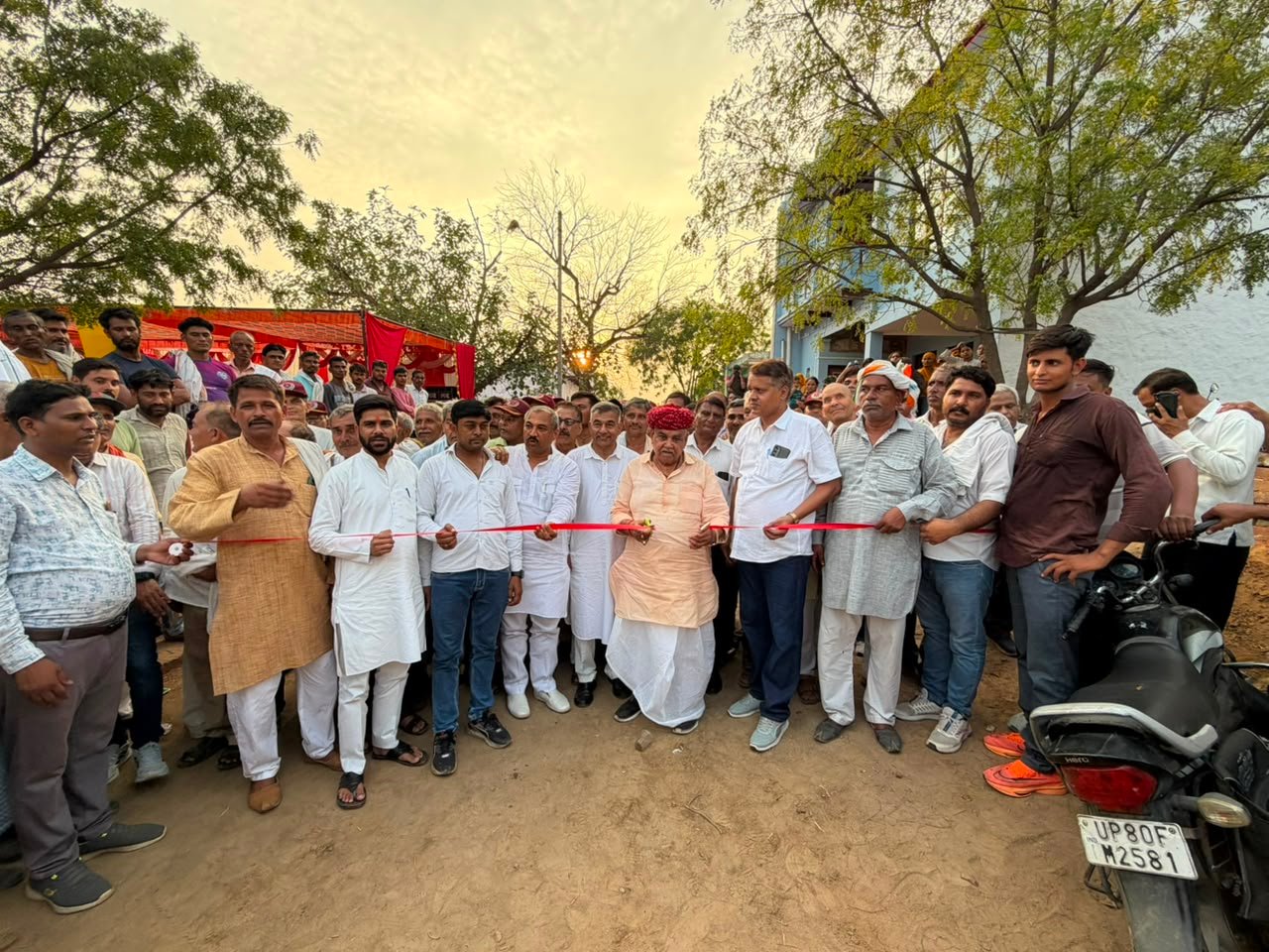 किरावली-कागारौल मार्ग से सलेमबाद तक बनेगी नई सड़क; विधायक चौधरी बाबूलाल ने किया शिलान्यास