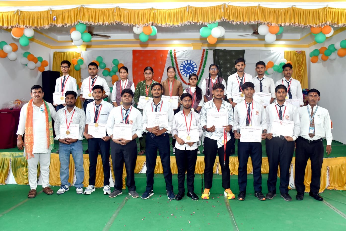 किरावली व आसपास के शिक्षण संस्थानों में 80वां स्वतंत्रता दिवस धूमधाम से मनाया गया; ध्वजारोहण व सांस्कृतिक प्रस्तुतियों से गुंजायमान हुए परिसर