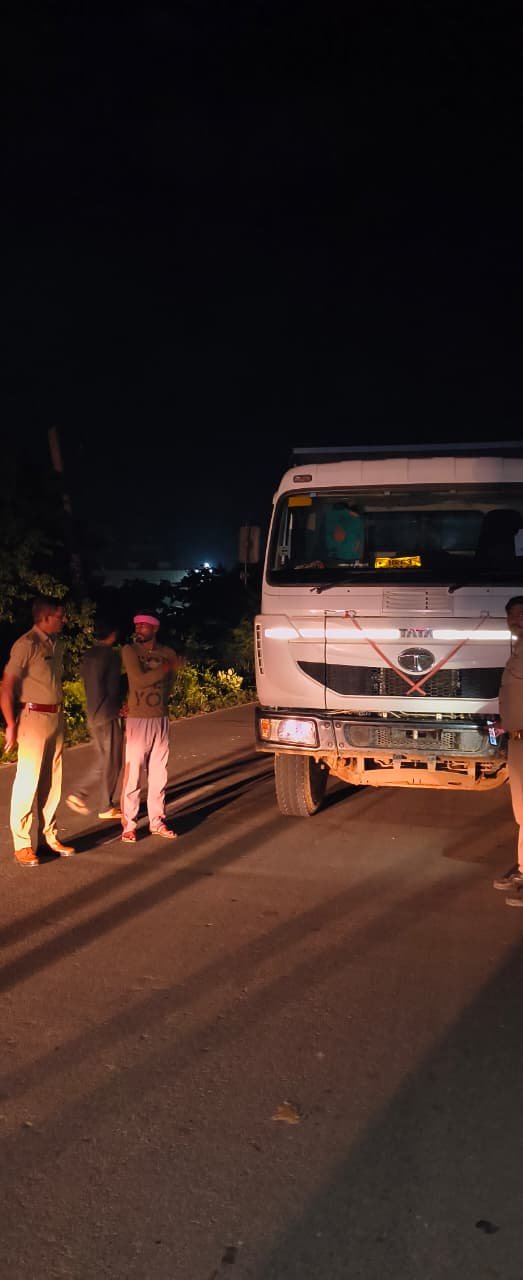 अछनेरा: कुकथला क्षेत्र में पुलिस की बड़ी कार्रवाई, अवैध खनन की मिट्टी से भरे 4 डंपर सीज; खनन माफिया में मचा हड़कंप